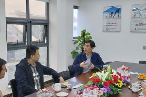 济南众诚商会一行到欣希安药业参观交流